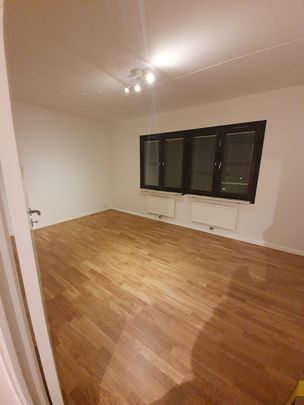 Helsingörsgatan, Kista - Photo 1