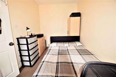 2 bedroom House in Autumn Grove, Leeds - Photo 5