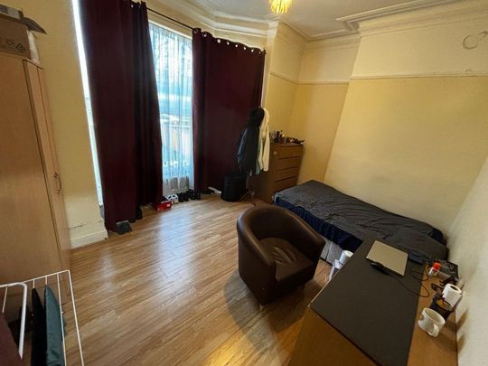 3 bedroom flat to rent - Photo 1
