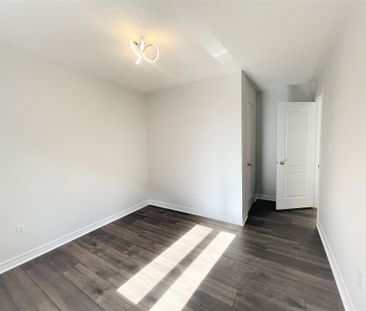 For Lease - 137 Bothwell Crescent, Newmarket, Ontario - Photo 1