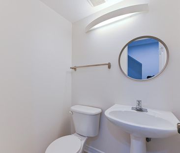 For Lease - 50 Strathaven Drive Unit# 14, Mississauga, Ontario - Photo 2