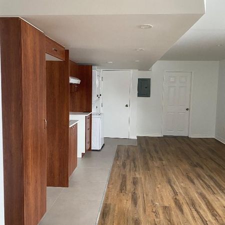 3 1/2 neuf, semi meublé à louer à Laval ( Ste-Rose) - Photo 4