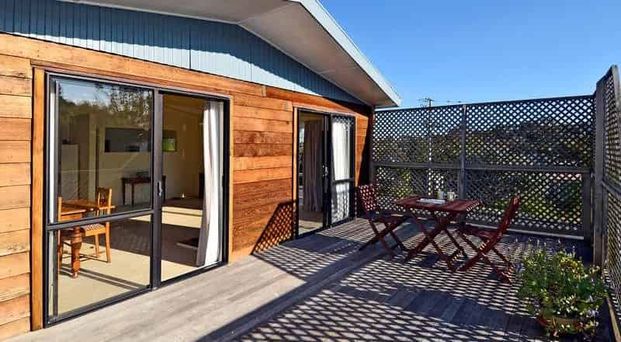 3 Bedroom in Milford with double lock up garaging - Photo 1