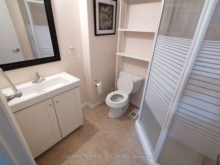 Condo Townhouse For Lease | W8135706 - Photo 2