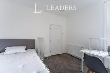 5 bedroom terraced house to rent - Photo 4