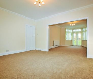 5 bedroom detached house to rent - Photo 3