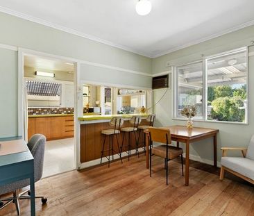 8 Bayview Road, Beaumaris VIC 3193 - House For Rent | Domain - Photo 2