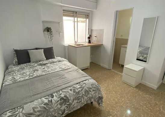 Carrer Joan Lluis Vives, Manises, Valencian Community 46940