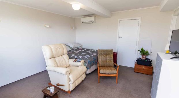 Charming studio unit available in Melrose, Wellington for $350.00 per week. - Photo 1
