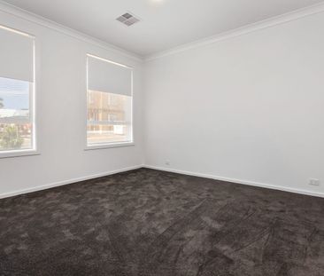 Modern Comfort Meets Country Charm in Littlehampton - Photo 5