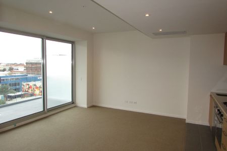 Stunning apartment in a Great Location! - Photo 2