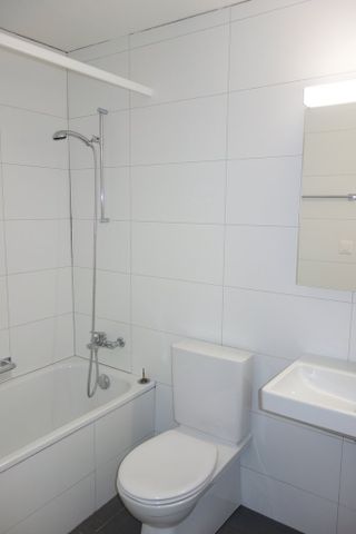Zentral gelegene Wohnung mit grossem Balkon - Foto 2