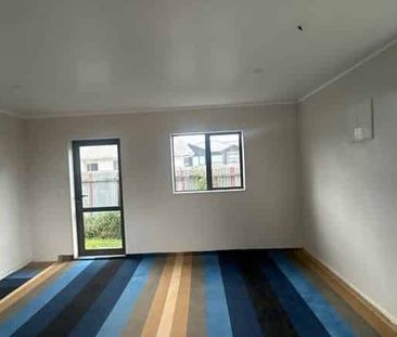 Home in the West - Photo 4