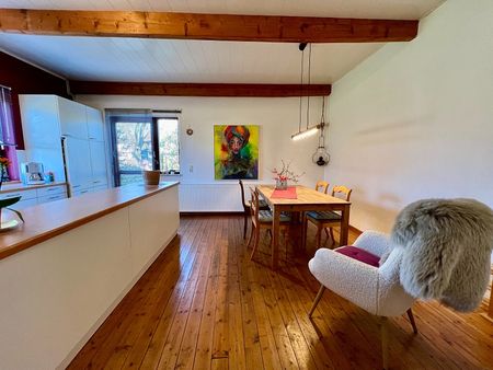 Charmante und gepflegte Doppelhaushälfte mit Garten in begehrter Lage von Holtorf! - Photo 2