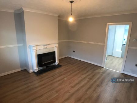 3 bedroom semi-detached house to rent - Photo 2