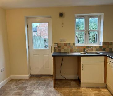 2 bedroom terraced house to rent - Photo 3