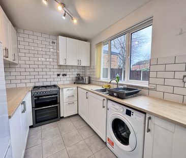 1 bedroom in a house share to rent - Photo 1