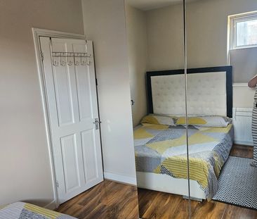 Room in a Shared House, Dysons Road, N18 - Photo 1