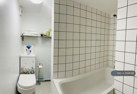 1 bedroom flat to rent - Photo 5