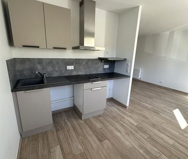 Appartement F1 à louer 1 pièce - 25 m2 CHATEAUROUX - 36 - Photo 2