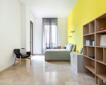 Via Santa Sofia, Milan, Lombardy 20122 - Photo 2