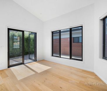 2/11 Walton Street, Wendouree - Photo 2