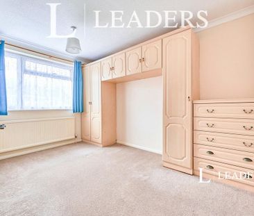 3 bedroom semi-detached house to rent - Photo 2