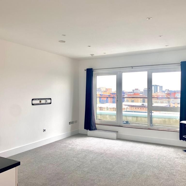 3 bedroom apartment to rent - Photo 1