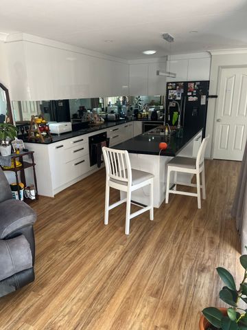 Shailer Park - Photo 4