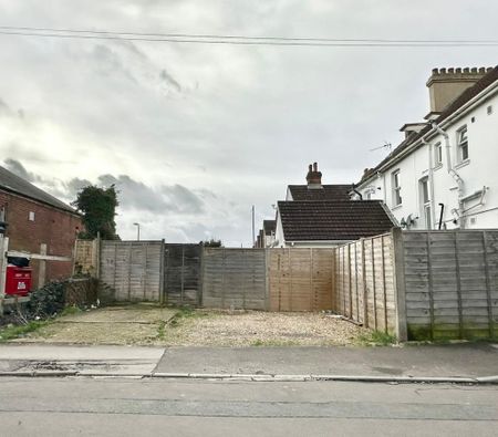 3 bedroom flat to rent - Photo 2