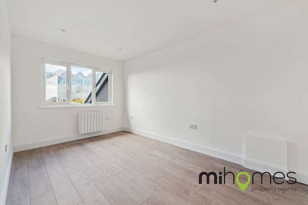 Key Point, Potters, EN6 - Photo 1