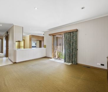 48 Browns Parade, Wendouree - Photo 2