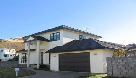 4 Bedroom Sunny House in Johnsonville - Photo 5