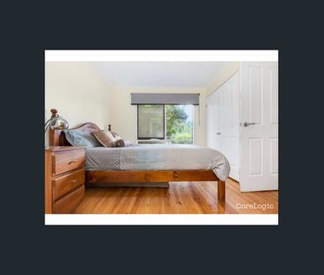 Charming Family Home in a Tranquil Neighbourhood 🏡✨ - Photo 4