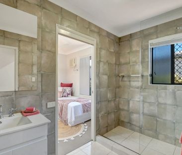 Coastal Living with Solar ! - Photo 6