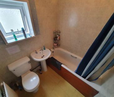 6 bedroom house to rent - Photo 1