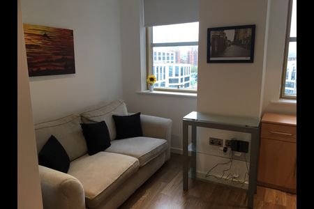 Studio Flat, Wellington Street, LS1 - Photo 4