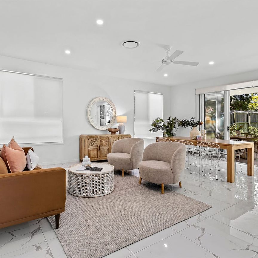 Spacious Family Home - move in prior to Christmas! - Photo 1