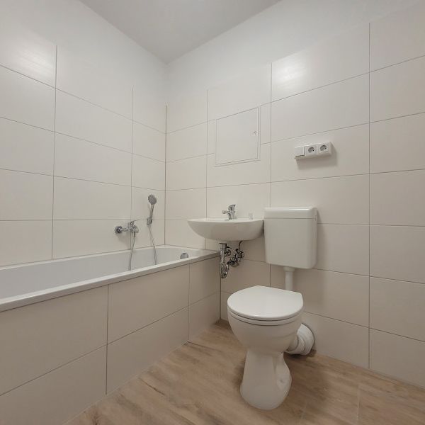 +++ 1-Raum-Wohnung +++ frisch saniert +++ Balkon - Photo 1