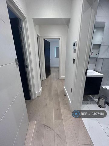 4 bedroom flat to rent - Photo 3