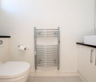 3 bedroom end of terrace house to rent - Photo 6