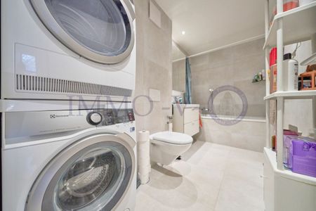 SPACIOUS STANDING WITH HIDDEN AND BALCONY-LOGGIA - Foto 2