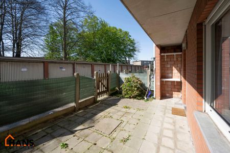Gelijkvloersappartement met garagebox. - Foto 4