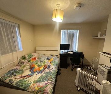 Portswood Road, Southampton, SO17 - Photo 2