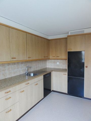 Beautiful cozy apartment in the Erlenmatten district. - Photo 3