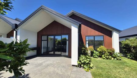 Convenience at your doorstop - Photo 5