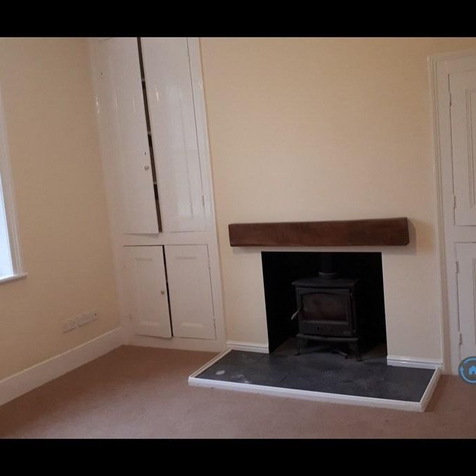 4 bedroom semi-detached house to rent - Photo 1