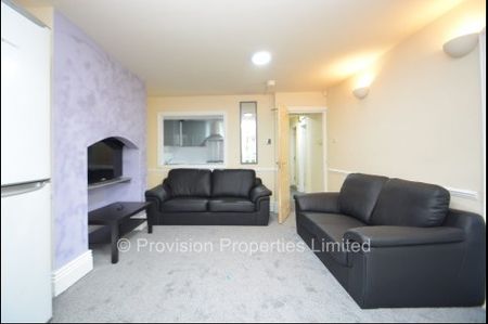 3 Bedroom House Near Leeds University - Photo 3