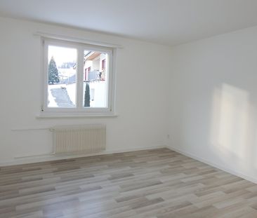 "helle 4.5-Zimmer-Wohnung mit grosszügigem Balkon" - Photo 2
