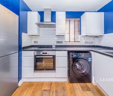 2 bedroom house to rent The Dell, East Grinstead, West Sussex, RH19 - Photo 2